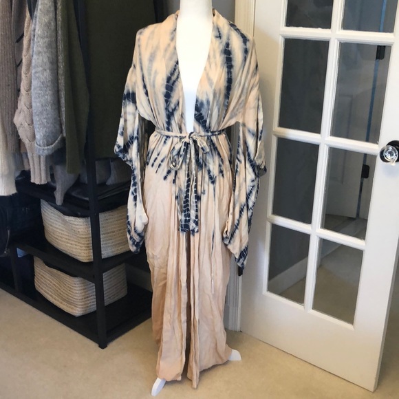 Takeit Other - Stunning robe ❤️